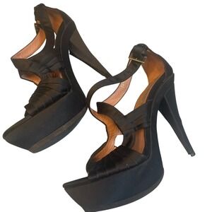 Satin Pura Lopez Elegant Black Platform Heels size 7.5